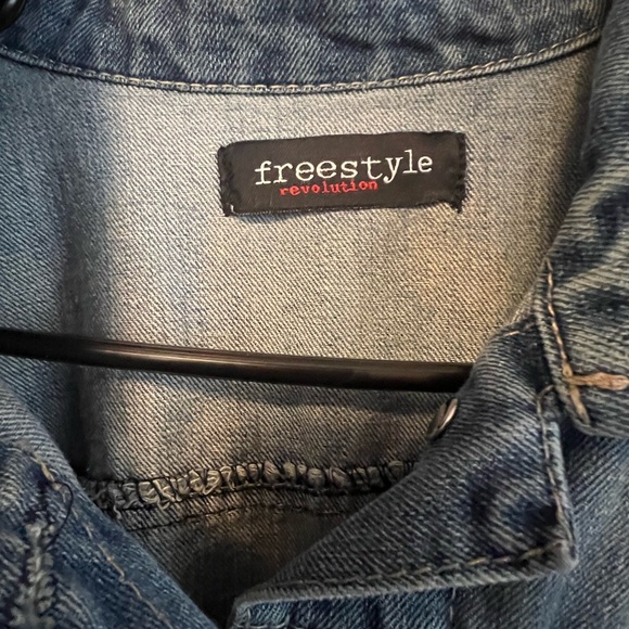 Light Wash Distressed Denim Jean Jacket Small/Medium - Picture 3 of 3